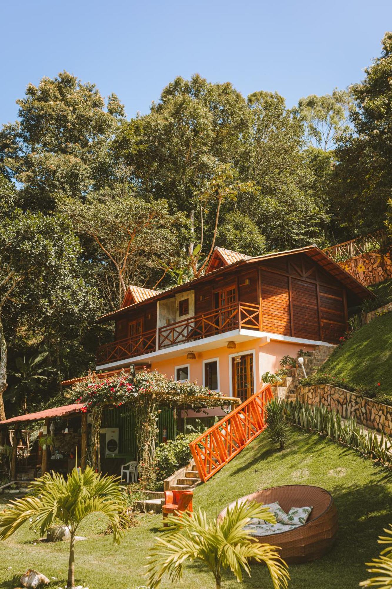 Dos Passaros Lodge *